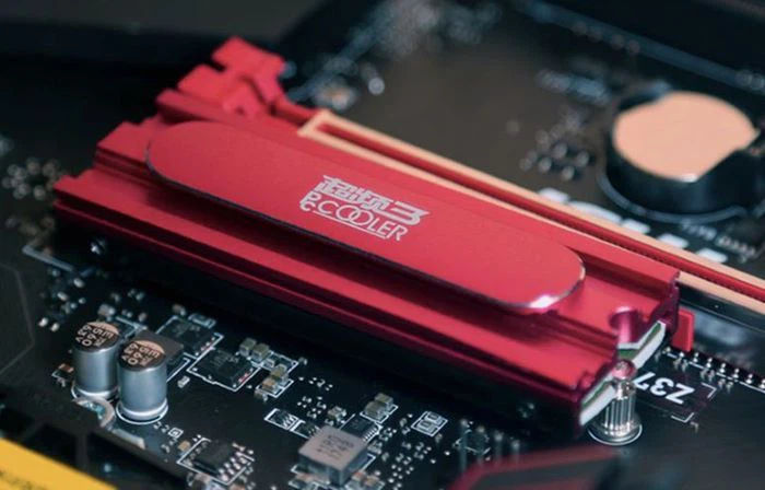 SSD heatsink